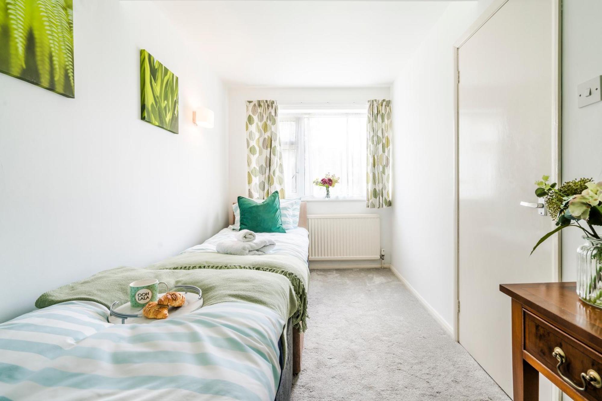 Leicester Oadby 4 Bed Home, 8 Guests, Park 5 Cars Esterno foto